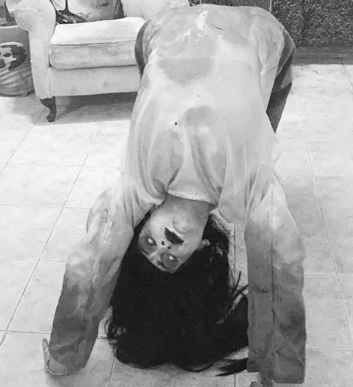 Samara em evento de Halloween
