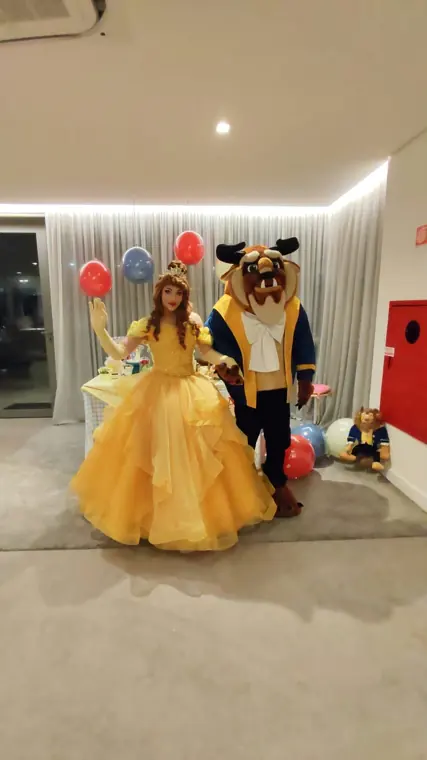 A Bela e a Fera em festa