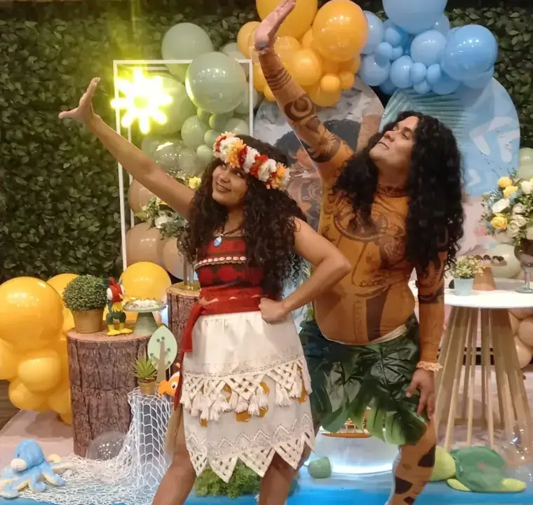 Moana e Maui em festa