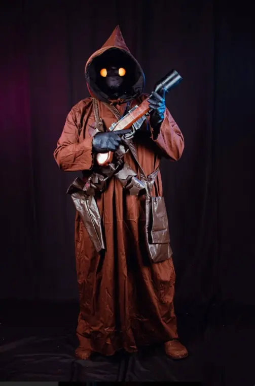 Jawa de olhos brilhando em evento