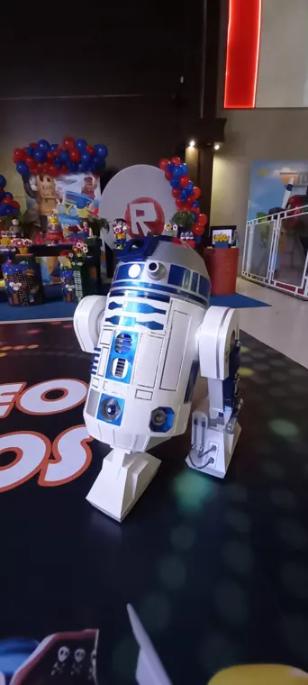 Réplica do R2-D2 em evento